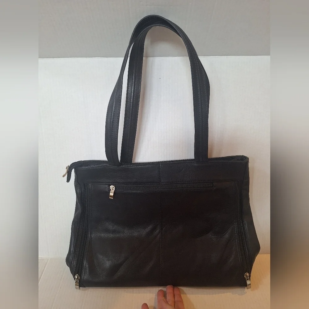 Gun Tote'n Mamas Black Calf Leather Concealed Carry Shoulder Bag Large